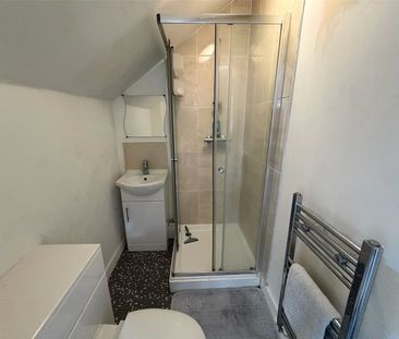 Grosvenor Road, Aldershot, Hampshire, GU11 - Photo 3