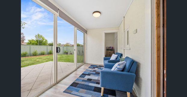 Welcoming Fully-Furnished Home in Leafy Lake Wendouree - Photo 1