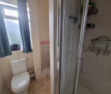 Bedsit, Broxholm Road, SE27 - Photo 2