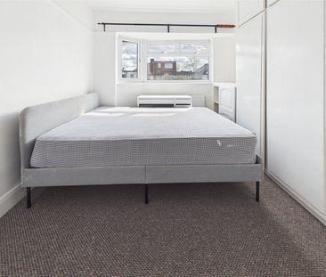 Lisbon Avenue, Twickenham, TW2 - Photo 3