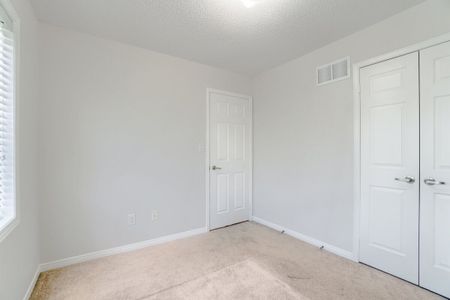 For Lease - 160 Gentile Circle, Vaughan, Ontario - Photo 5