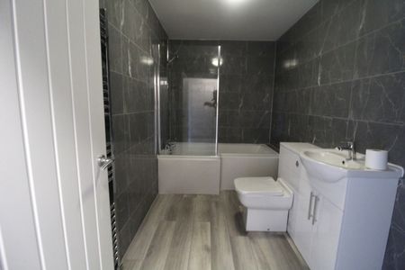 Flat 4, Royal Oak - Photo 4