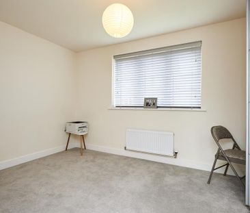 2 bedroom semi-detached house to rent - Photo 3