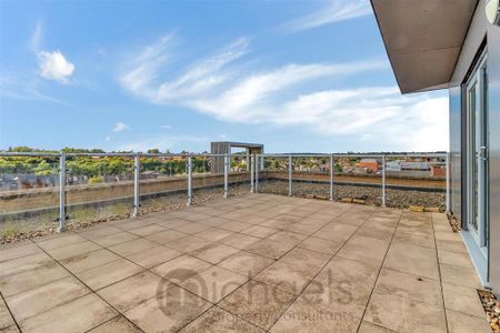 3 bedroom apartment to rent - Photo 4