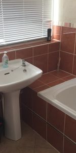 Pylewell Rd Endeavour Suite - Photo 3