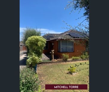 Neat & Tidy Family Home in Prime Location - Photo 3