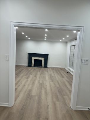 For Lease - 2044 Obeck Crescent, Mississauga, Ontario - Photo 1