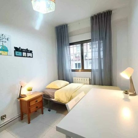 Calle de la Sierra de Tornavacas, Madrid, Community of Madrid 28031 - Photo 3