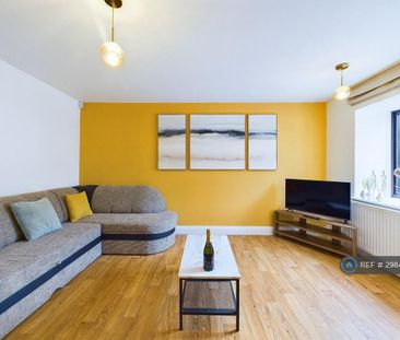 2 bedroom terraced house to rent - Photo 2