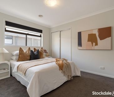 Parkfront Family Sanctuary in Prestigious Highlands Estate - Photo 4