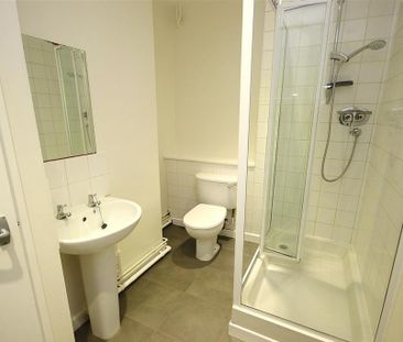 2 bedroom terraced house to rent - Photo 4