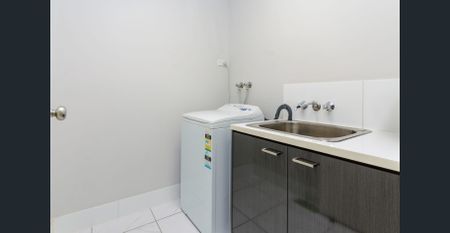 2 Bedroom Plus Study Room Duplex House for Rent in Morayfield - Convenient and Modern Living! - Photo 2