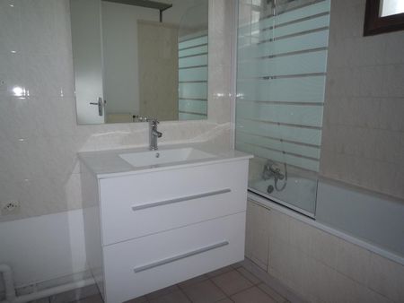 Location Appartement 3 pièces 58m² - Photo 4