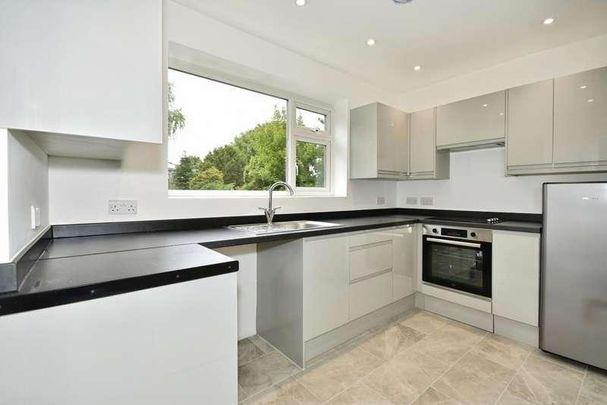 Wimborne Close, Buckhurst Hill, IG9 - Photo 1