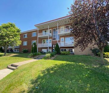 Three-Bedroom (5.5) - 103-105-111 Rue Bouchard, Granby - Photo 2
