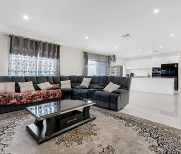 Lovely Four Bedroom Home - Photo 2