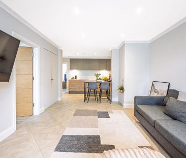 2 bedroom flat to rent - Photo 2