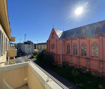 Appartement entièrement rénové de 2 pièces au 4ème étage - Photo 3