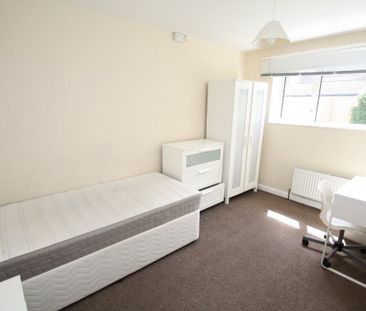 Clyde Gardens, Bath - Photo 2