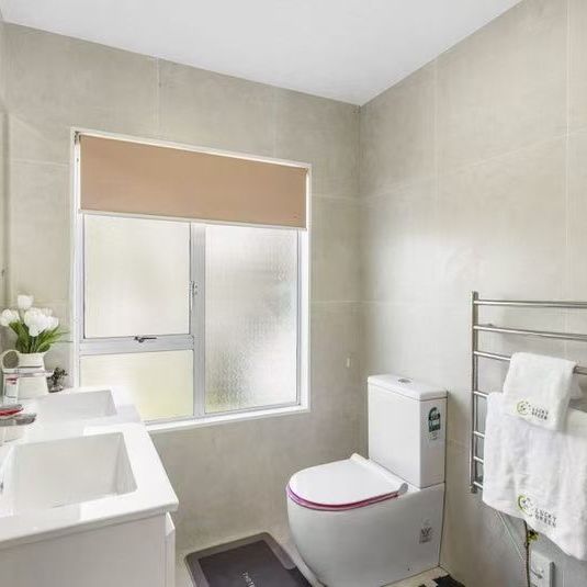 Sunny spacious house with sea views - Photo 1