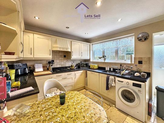 5 bedroom semi-detached house to rent - Photo 1