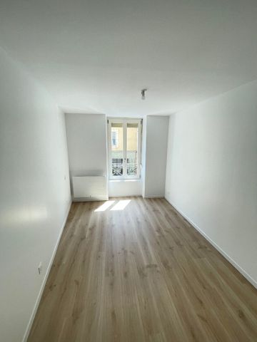 Location Appartement 3 pièces 78m² - Photo 3