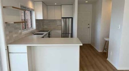 Takapuna apartment with a view - Photo 3