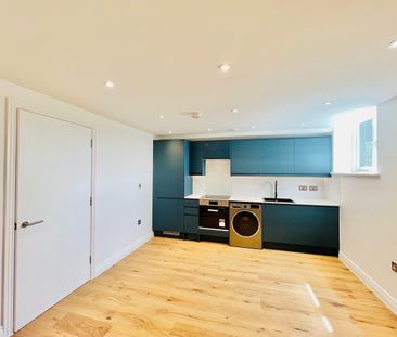 2 Bed Flat, Grove Park Road, W4 - Photo 4