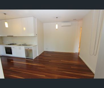1/95 Spray Street, Elwood, Vic 3184 - Photo 1