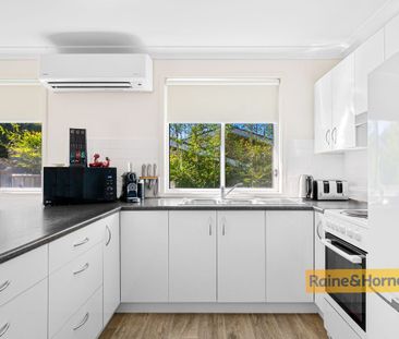 MODERN THREE BEDROOM COTTAGE - Photo 4