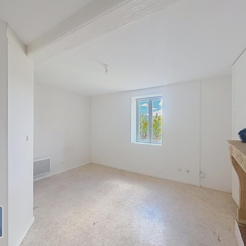 Location Appartement 1 pièce 24m² FLEURIEU SUR SAONE 69250 - Photo 1