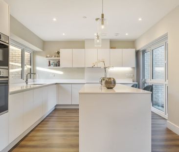 5 bedroom semi-detached house to rent - Photo 3