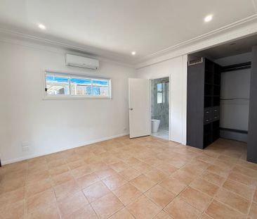 Spacious 5 Bedroom Family Home - Photo 3