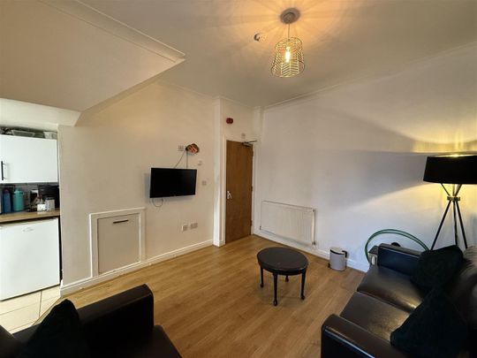 College Road, Bangor, Gwynedd, LL57 - Photo 1