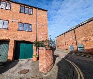 2 bedroom end of terrace house to rent - Photo 2