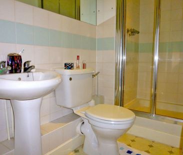 2 bed Apartment for Rent - Photo 5