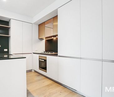 4511/228 La Trobe Street, Melbourne - Photo 3