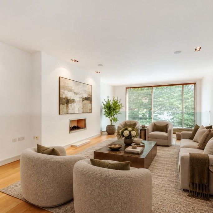 4 bedroom terraced house to rent - Photo 1