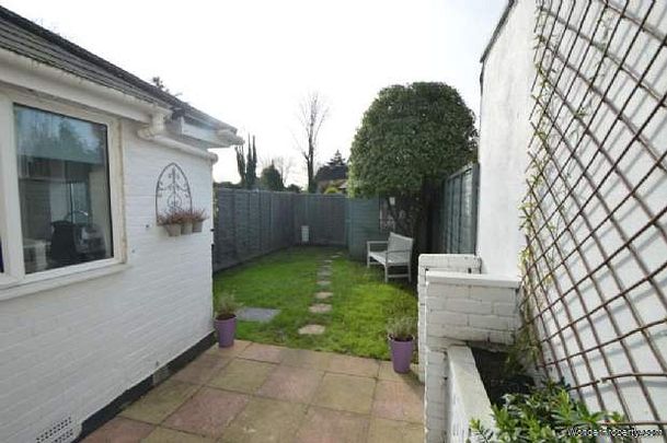 3 bedroom property to rent in Addlestone - Photo 1