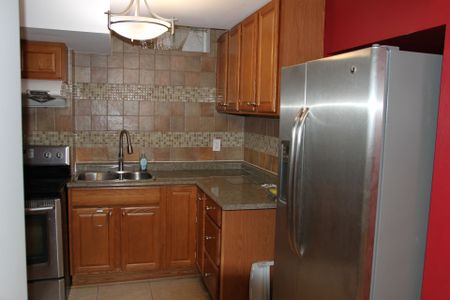 For Lease - 147 Jordanray Boulevard, Newmarket, Ontario - Photo 5