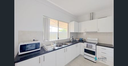 Affordable House at a Quiet Wide Street, Short Walk to ALDI and Public Transport - Photo 4