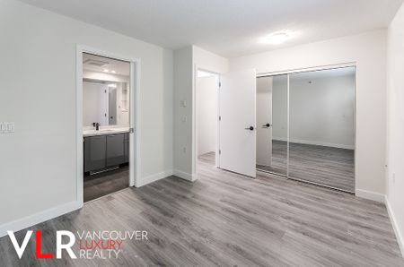 Townhouse in Downtown Vancouver, BC - Photo 5
