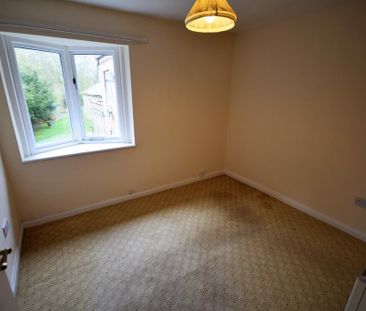 3 bedroom flat to rent - Photo 4
