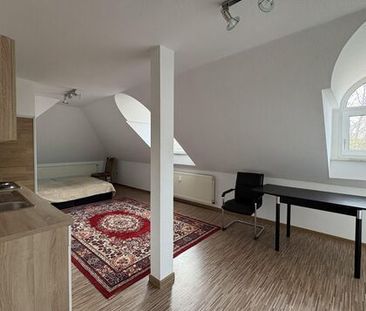 Möblierte Einraumwohnung in einer schönen Altbauvilla in Meerane - Photo 1