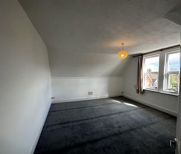Available 1 Bed Flat - Photo 6