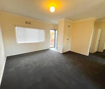 2 Bed Unit With New Carpet - Photo 4