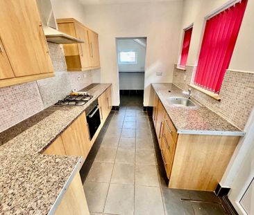 2 bedroom end of terrace house to rent - Photo 5