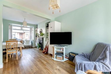 31 Lismain Street, Ravenhill, Belfast, BT6 8NN - Photo 4