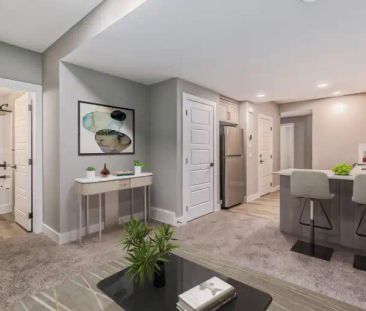 *NO RENT INCREASE!! 2 bed, backing onto PARK in SW! Private side ya... - Photo 1