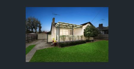Stunning Family Home in Heidelberg Heights - Photo 3